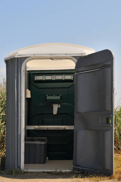 Porta potty delivery and setup in Kings Park West, VA